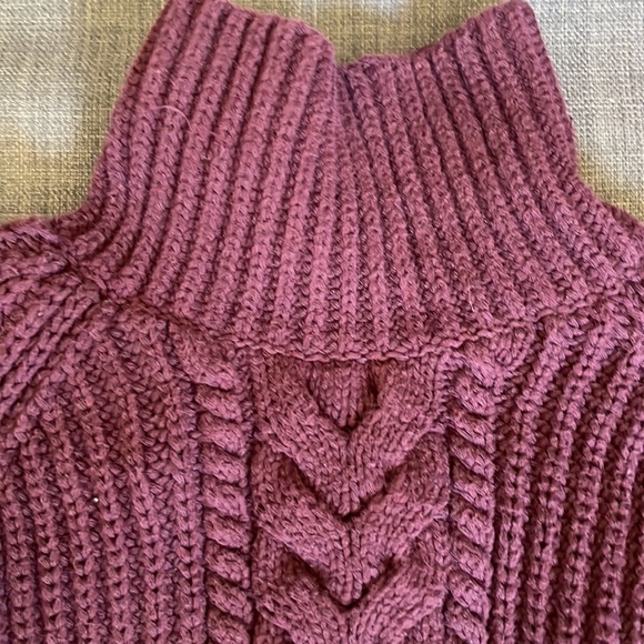 Lululemon Bring The Cozy Turtleneck Size 6 - Picture 3 of 10